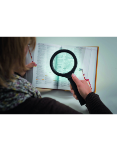 Loupe universelle éclairante