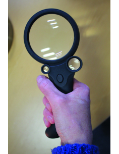 Loupe éclairante 3 en 1