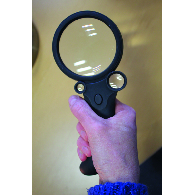 Loupe éclairante 3 en 1